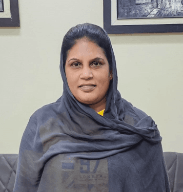 عاملة منزلية, من سري لانكا, في تخصص رعاية المسنين, تنظيف المنزل, كى الملابس - سبق له/لها العمل
